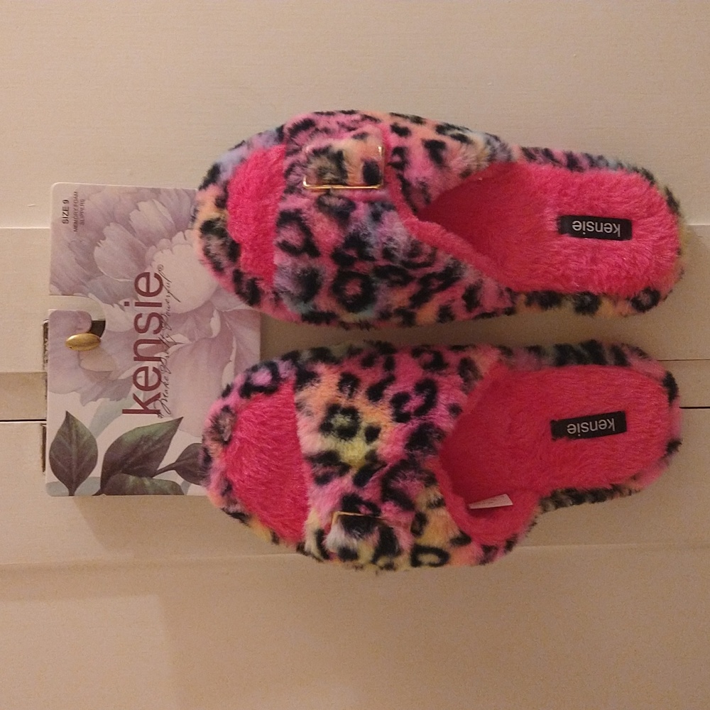 NWT Kenzie scruffy slippers Sz 9